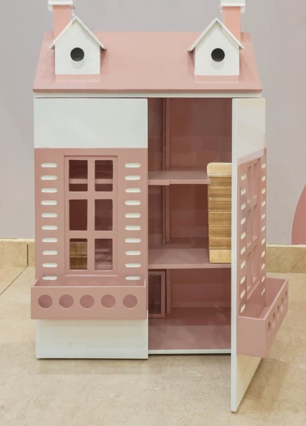 Cottage Dollhouse — image 4