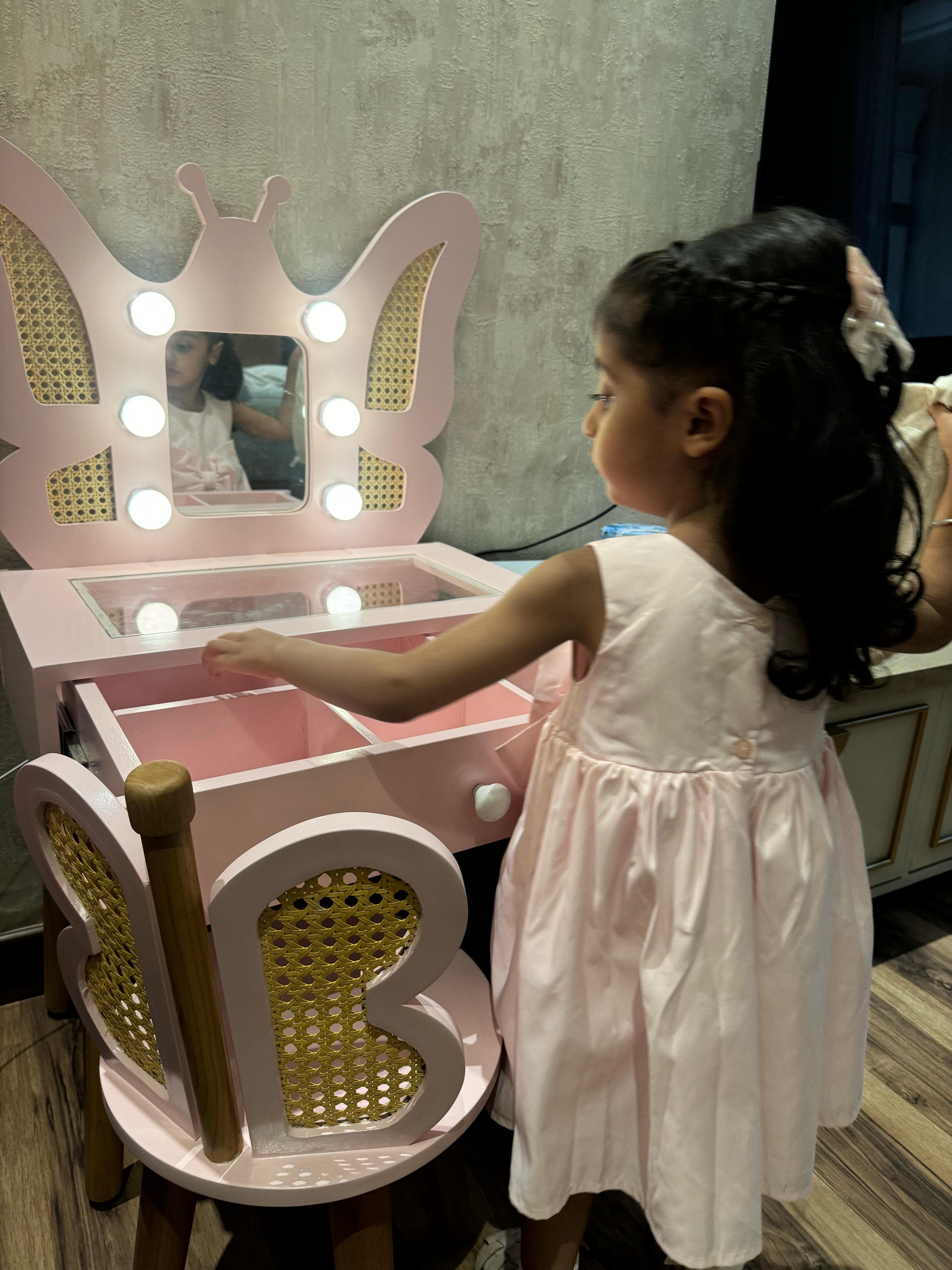 Vanity & Chair Set — image 4